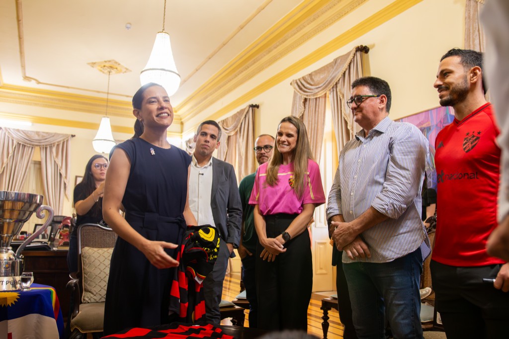 Governadora Raquel Lyra recebe elenco do Sport no Palácio e parabeniza equipe pela conquista do Pernambucano 2026